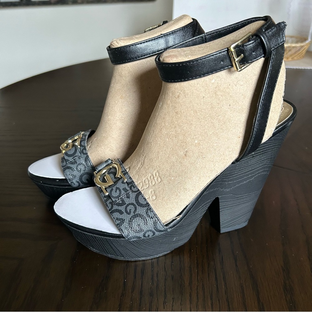 GBG Los Angeles Black Heeled Sandals Women’s Size 8.5